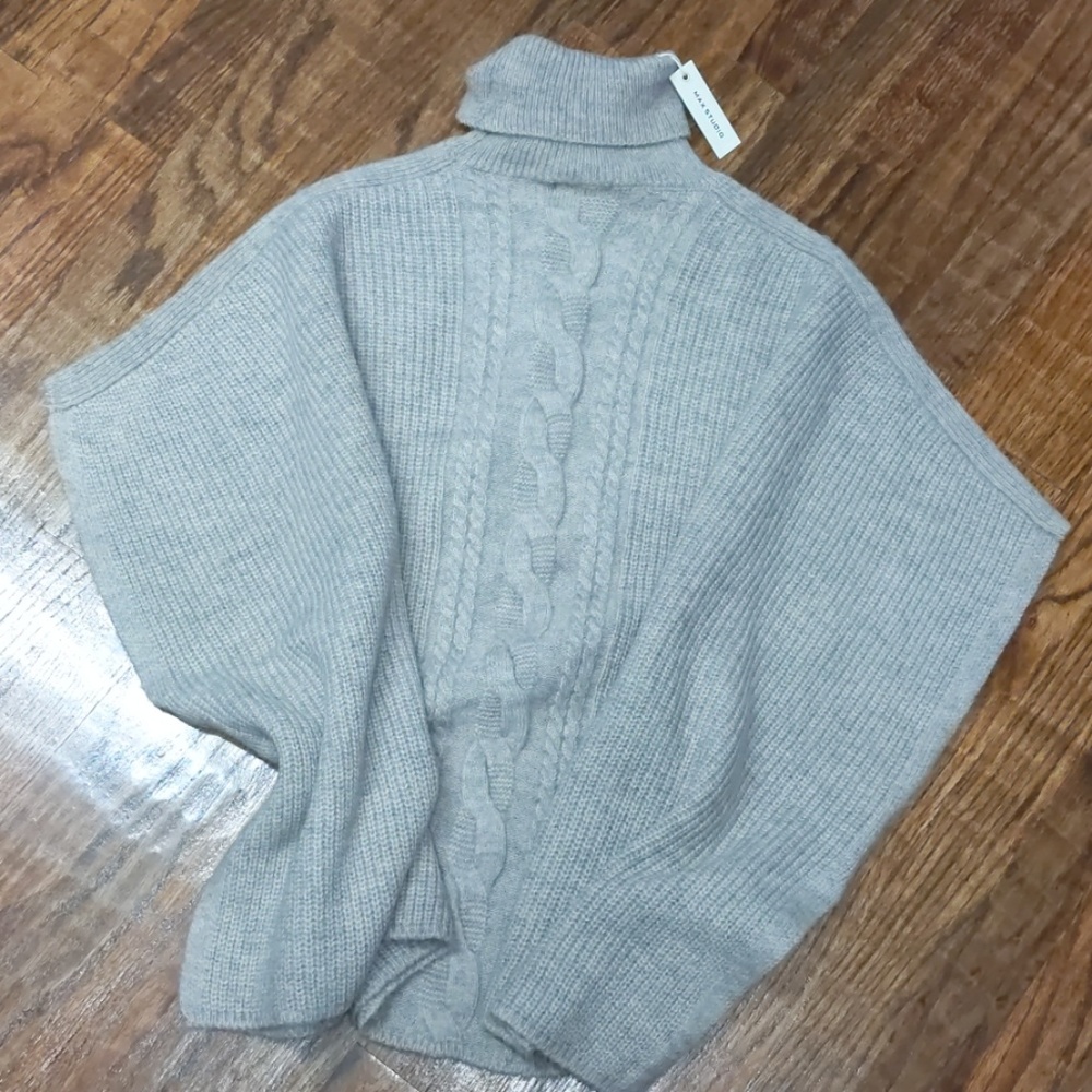 Max studio poncho